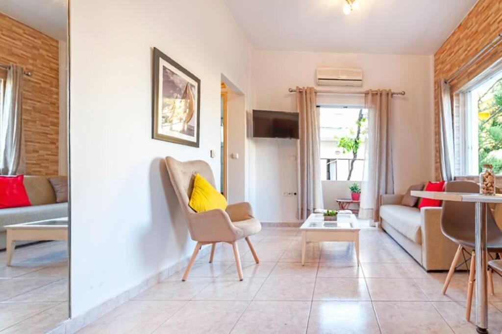 Appartement Jenny'S Flat Near The Sea à Galatás Extérieur photo
